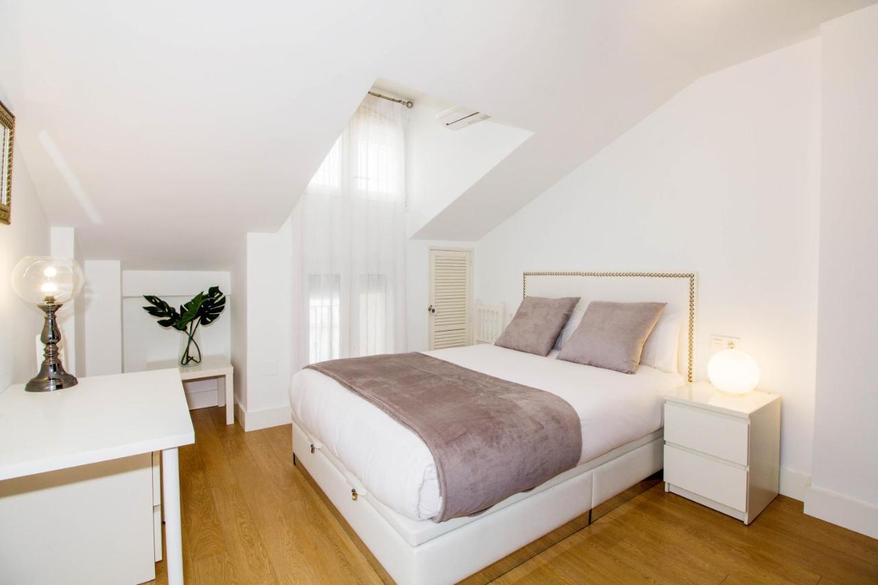 Appartamento Kuros House *